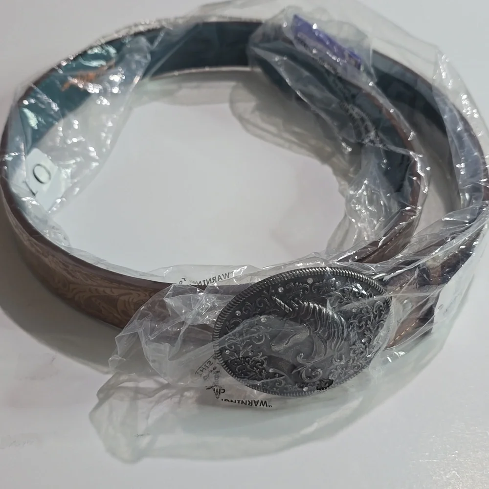NWT Catchfly Studios Leather Girls Belt With Unicorn Buckle Size XL